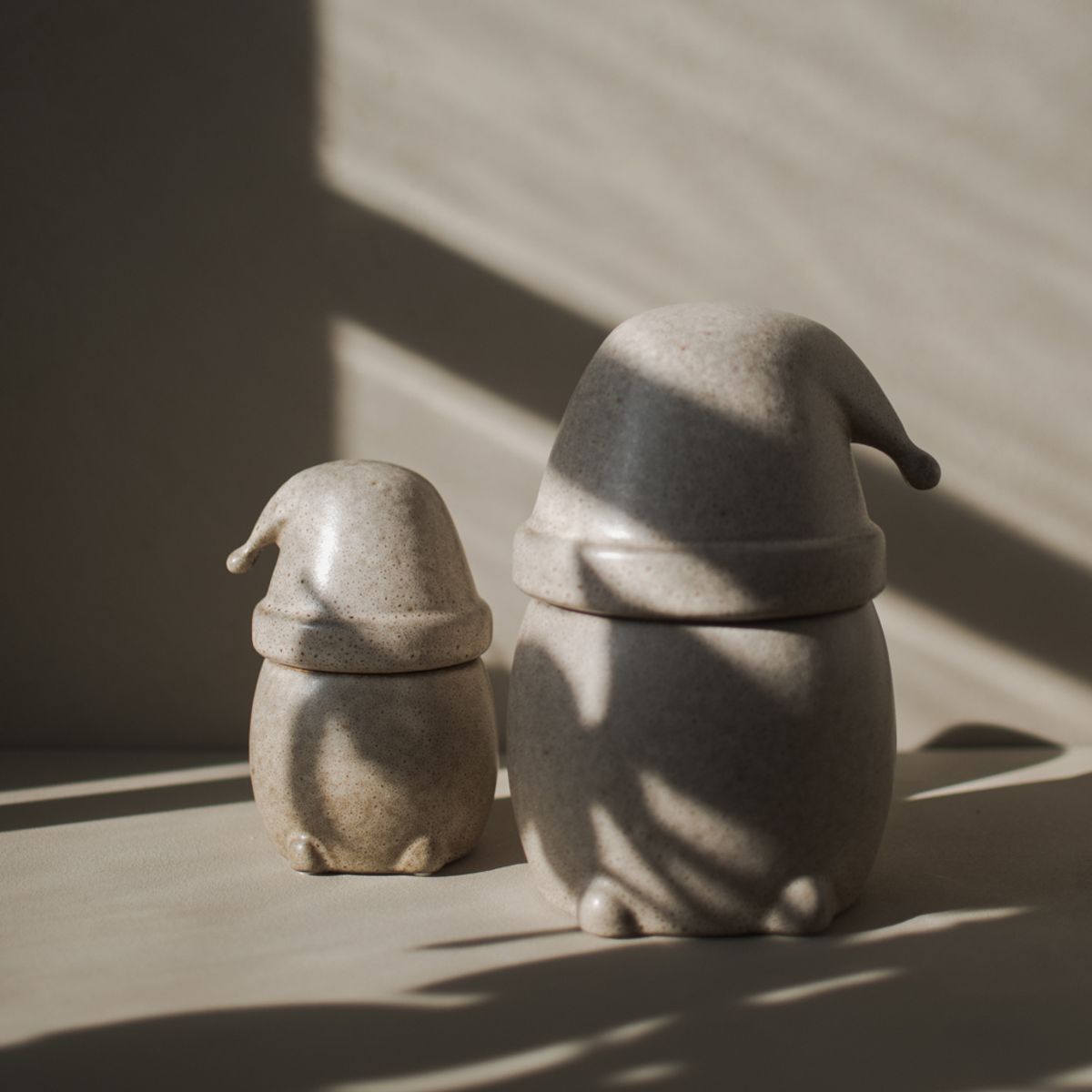 Eating santa large, beige