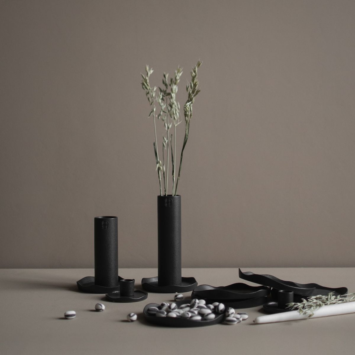 Wave candle, cast iron